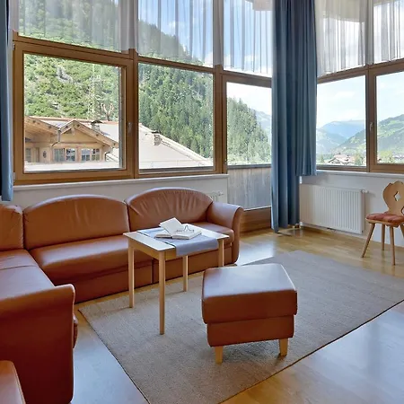 Ferienwohnungen Haus Der Mitte Mayrhofen Room photo