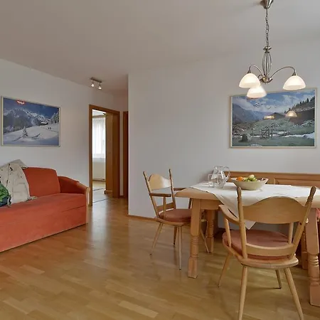 Ferienwohnungen Haus Der Mitte Mayrhofen Room photo